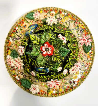 Speckled clay base. Lidded bowl. Hand painted tropical themed appliques and side details. White glaze interior. H-4in x Diameter-7 7/8in.